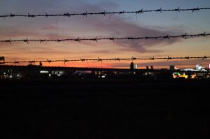 ONE20211006こわくないよ。翔び立とうあの空の向こうへIMG_4610_1_2_露出合成-自然