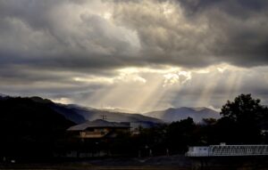 ONE20211018天使の梯子IMG_8863_4_5_露出合成-自然